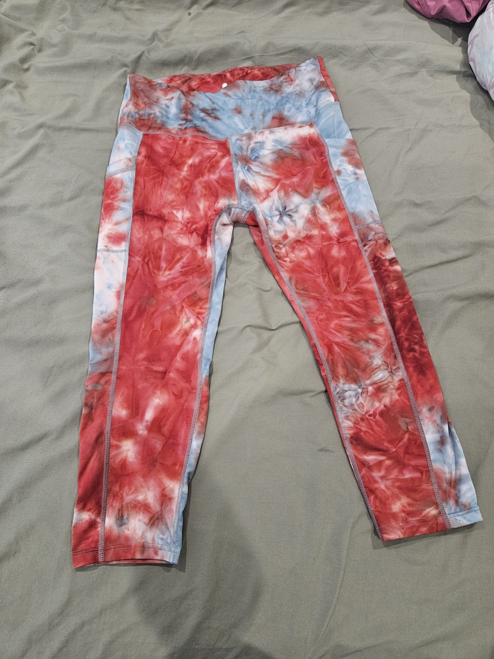 Tie-Dye Leggings in Red & Light Blue